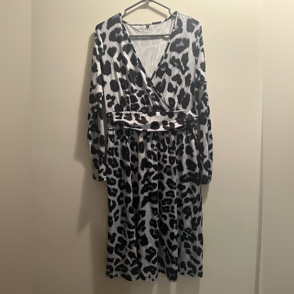 Womens Leopard Print Midi Dress sz L - Picture 9 of 13